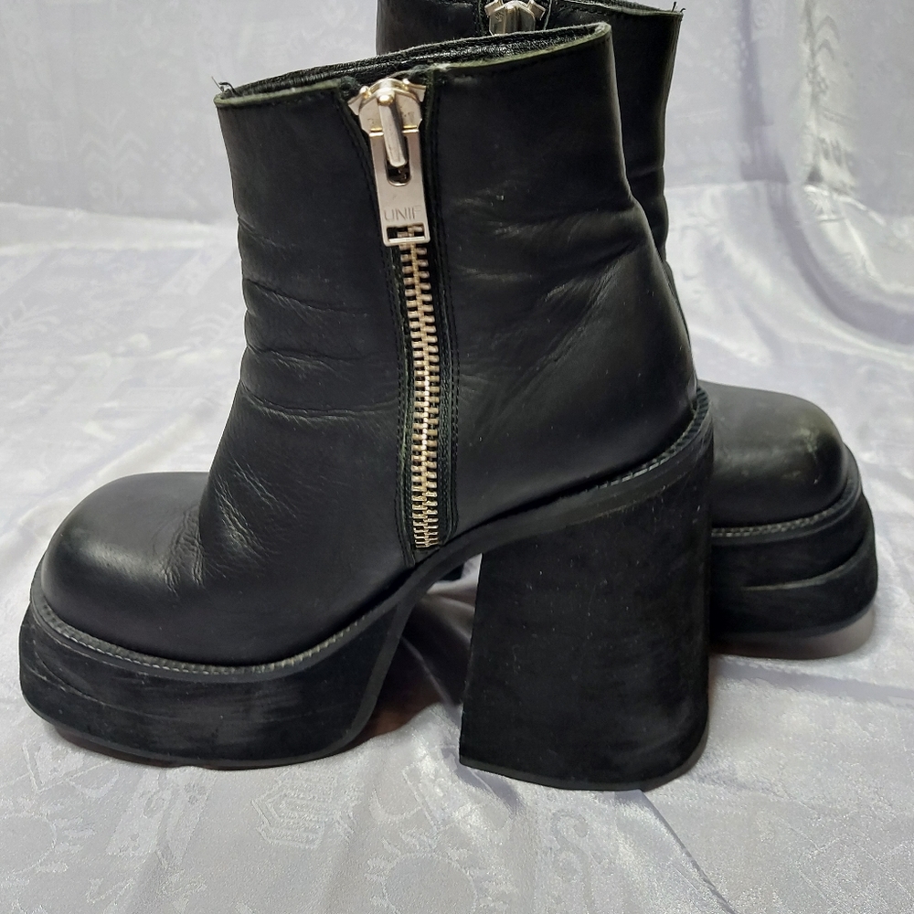 UNIF Brat platforms size 7